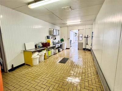 Local d'activités - 200 m² - 5 pièces