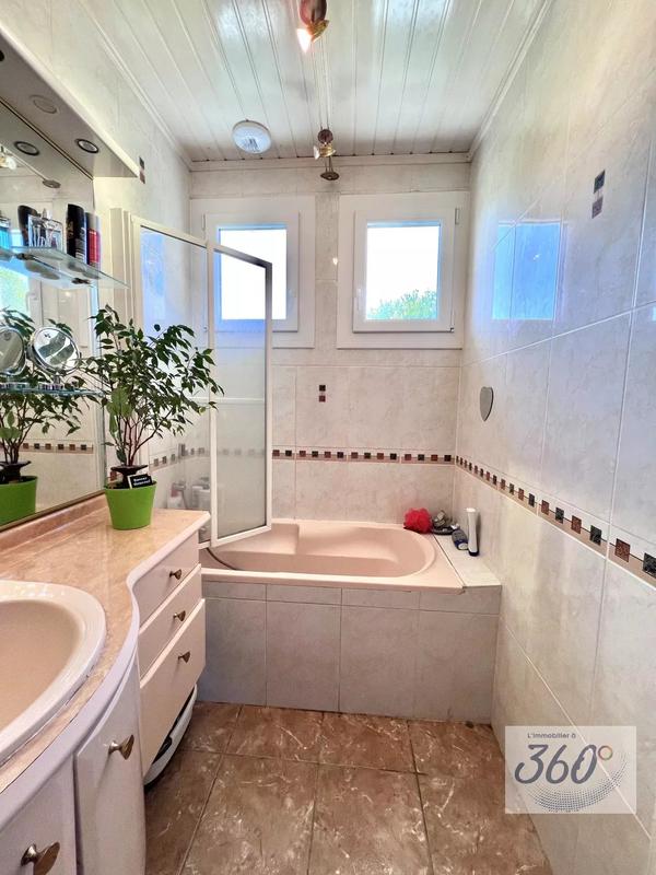 Maison - 111 m² - 5 pièces