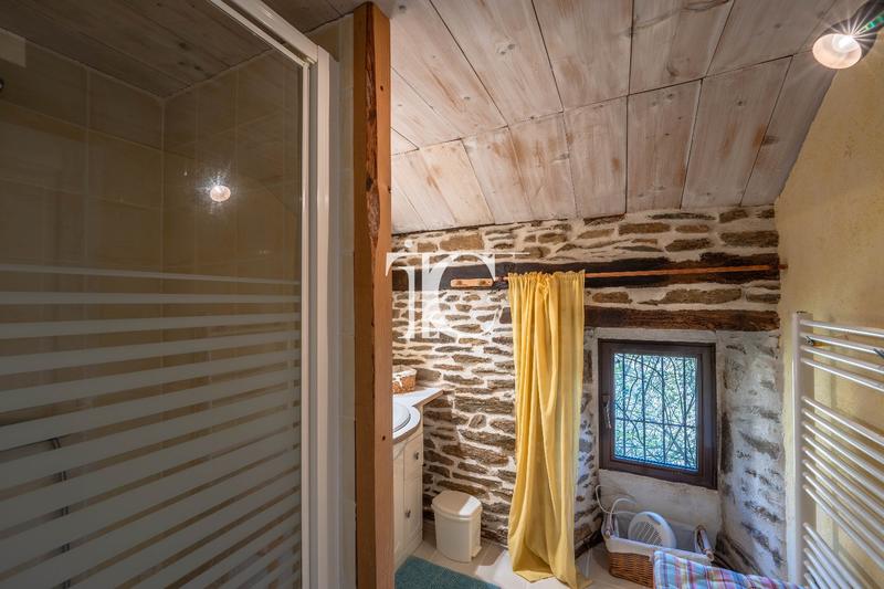 Propriété - 296 m² - 14 pièces