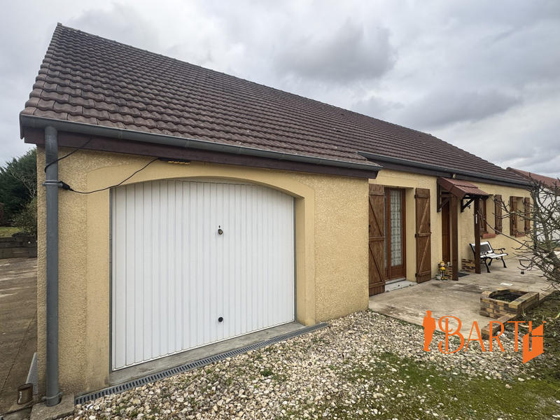 Maison traditionnelle - 98 m² - 5 pièces