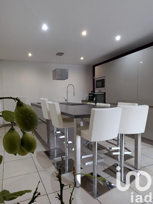 Maison - 194 m² - 8 pièces