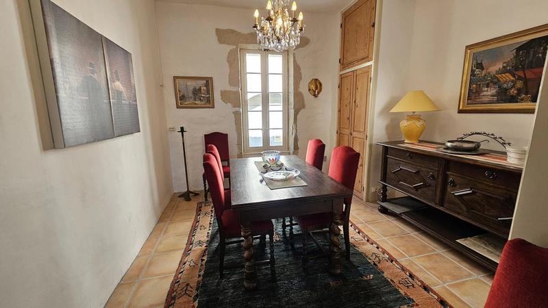 Maison traditionnelle - 226 m² - 7 pièces