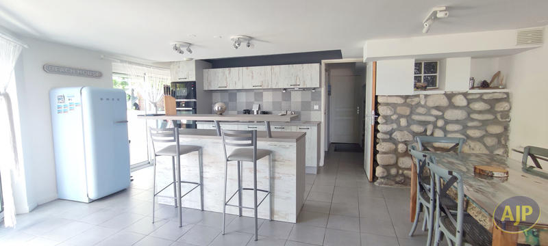 Appartement - 64 m² - 2 pièces