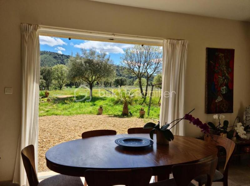 Propriété - 162 m² - 6 pièces