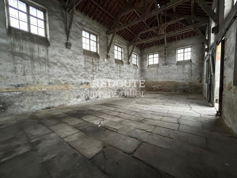Entrepôt - 680 m²