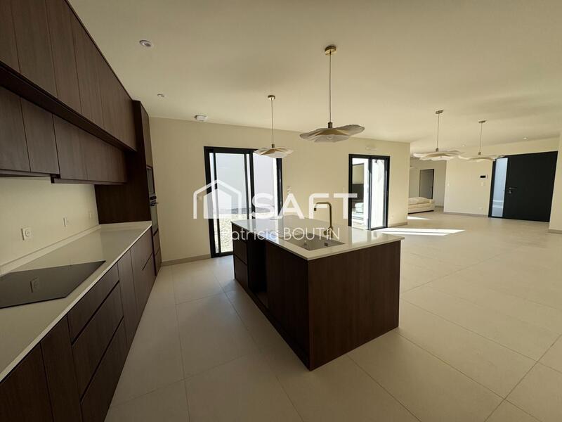 Maison - 140 m² - 5 pièces