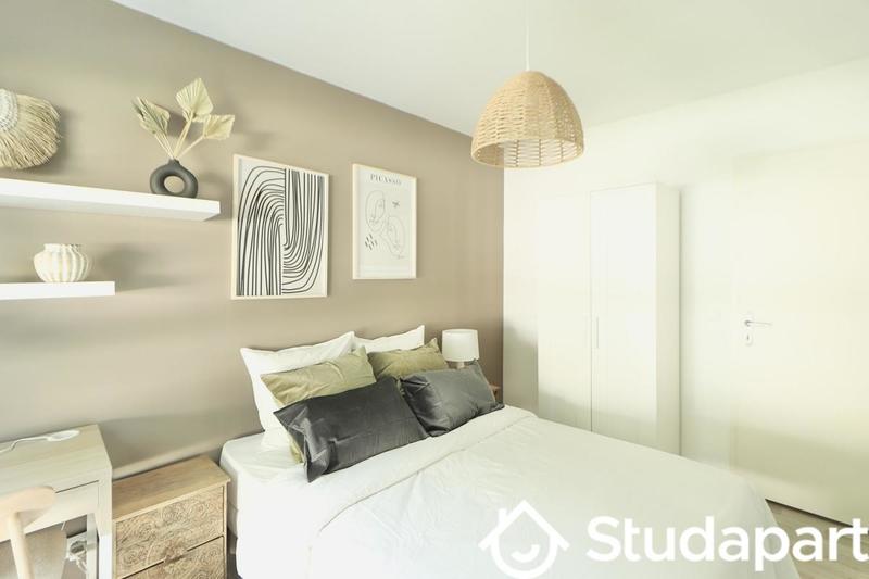 Chambre - 10 m² - 1 pièce