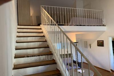 Maison - 220 m² - 7 pièces