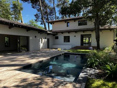 Villa - 350 m² - 8 pièces