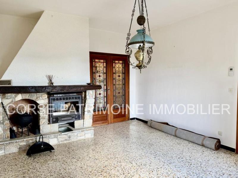 Maison - 229 m² - 18 pièces