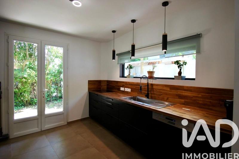 Maison - 235 m² - 7 pièces