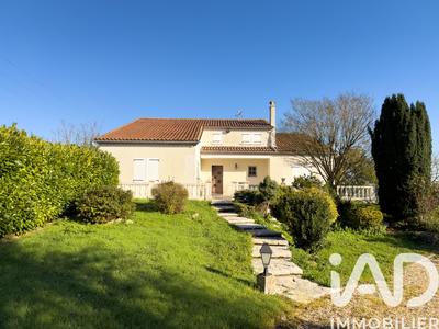 Maison de village - 257 m² - 17 pièces