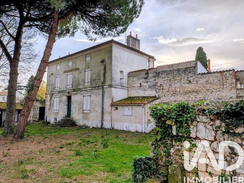 Maison - 235 m² - 10 pièces