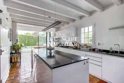 Maison - 205 m² - 6 pièces