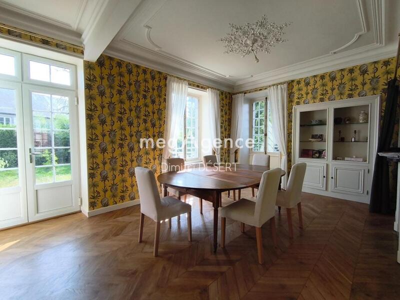 Maison - 231 m² - 10 pièces