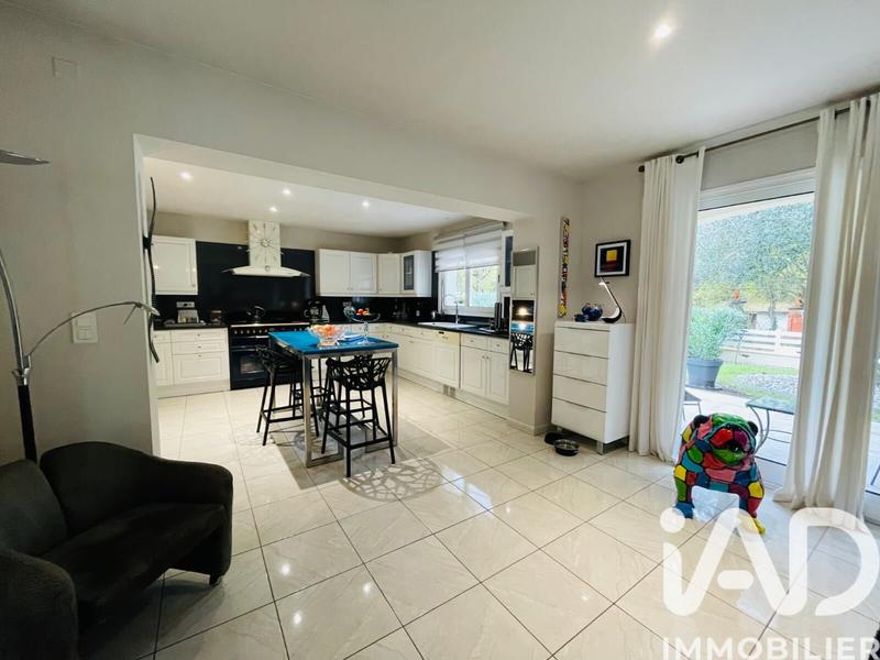 Maison - 138 m² - 5 pièces