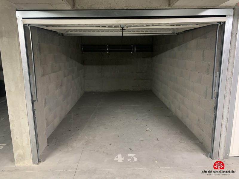 Parking / Garage - 15 m²