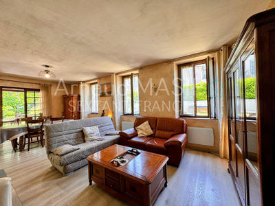 Maison - 185 m² - 5 pièces