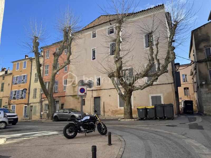 Studio - 13 m² - 2 pièces