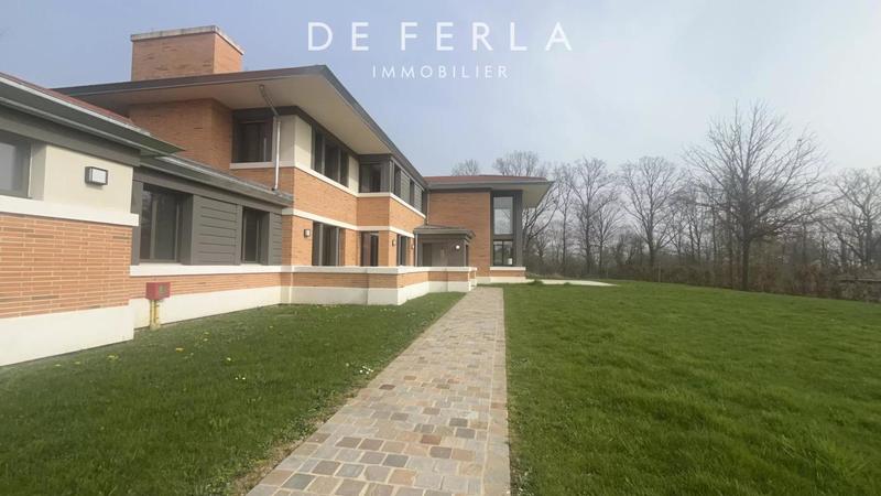 Demeure - 50 m² - 10 pièces