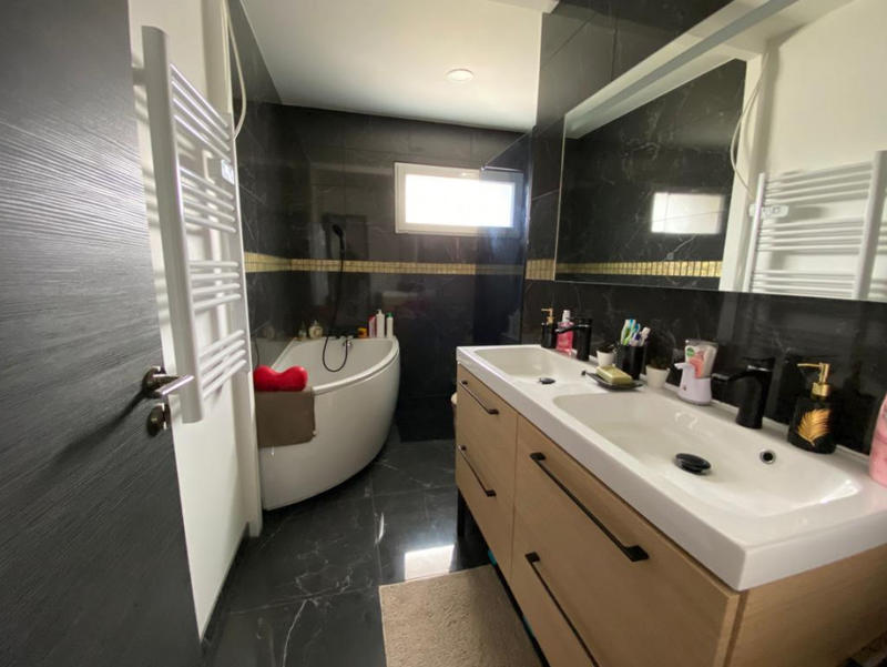 Maison - 170 m² - 7 pièces