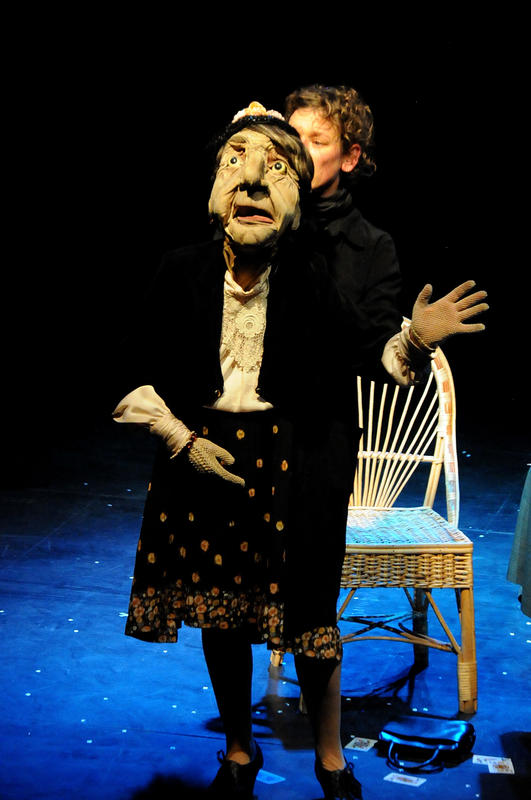 Julia Yevnine dans &quot;Magdalena - One puppet show&quot;