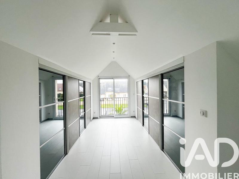 Maison - 204 m² - 7 pièces