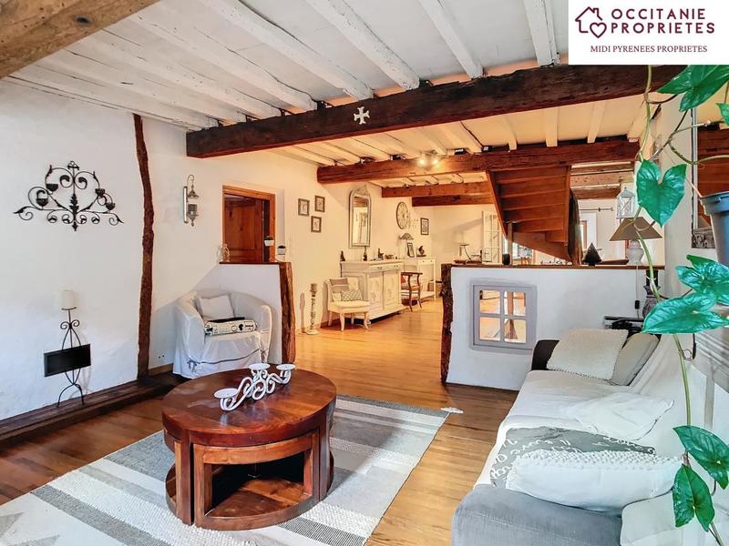 Maison de village - 238 m² - 9 pièces