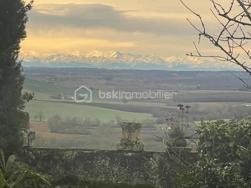 Demeure - 360 m² - 13 pièces