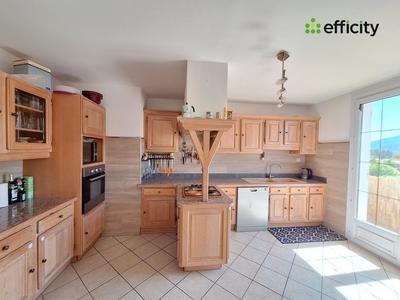 Villa - 225 m² - 9 pièces