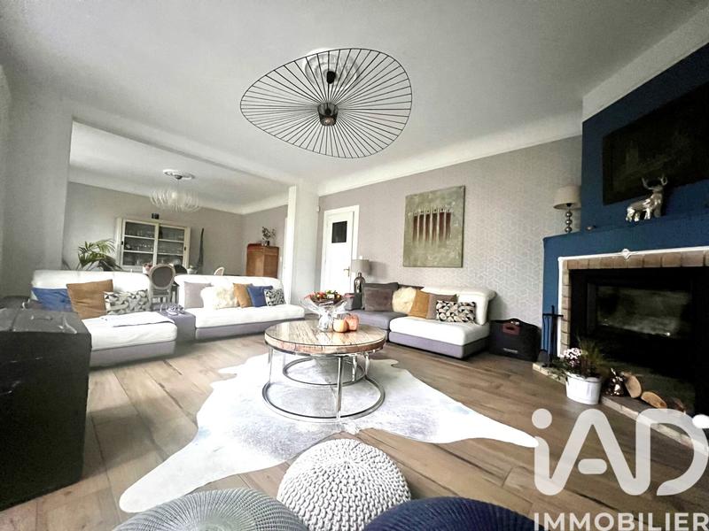 Maison - 260 m² - 9 pièces