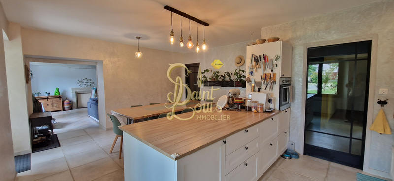 Maison - 205 m² - 7 pièces