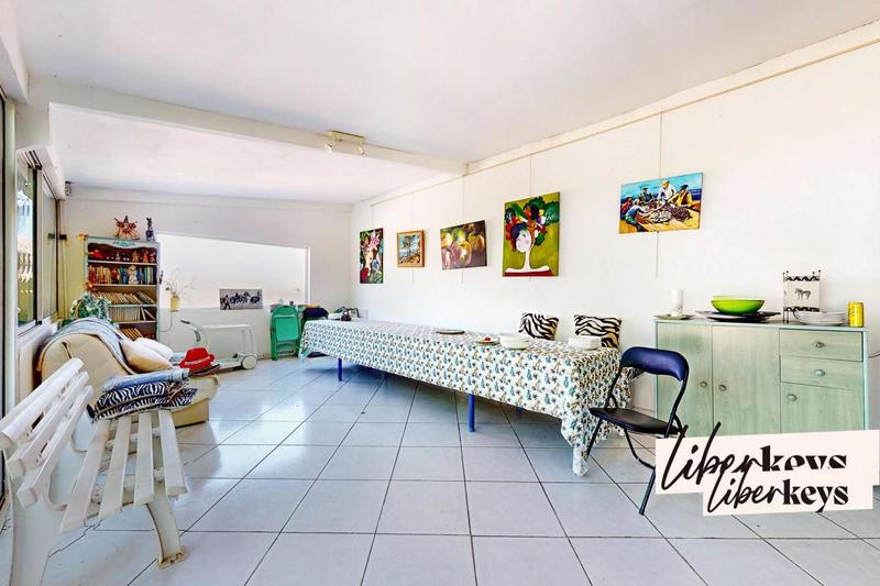 Maison - 380 m² - 5 pièces