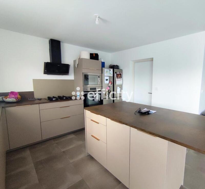 Maison - 97 m² - 4 pièces