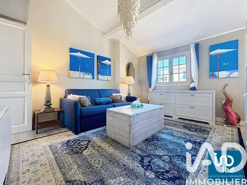 Maison - 220 m² - 10 pièces