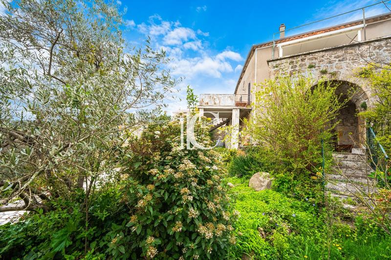 Maison - 88 m² - 5 pièces