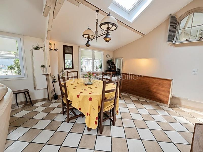 Maison - 280 m² - 15 pièces