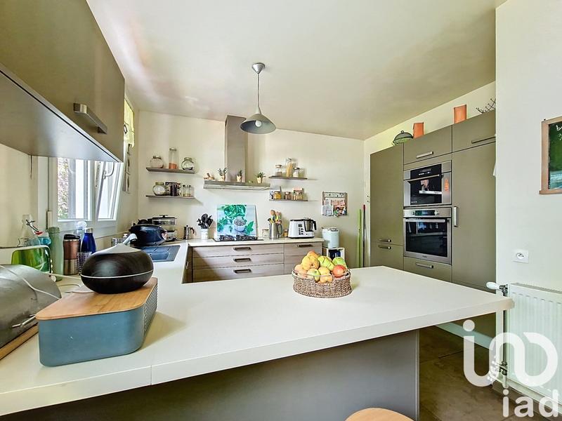 Maison - 235 m² - 8 pièces