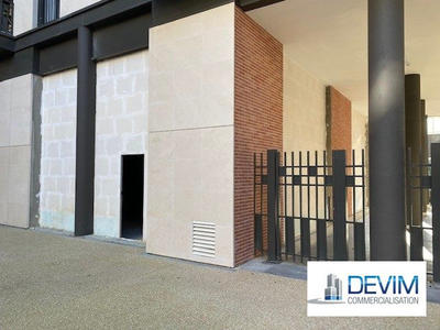 Local commercial - 201 m²