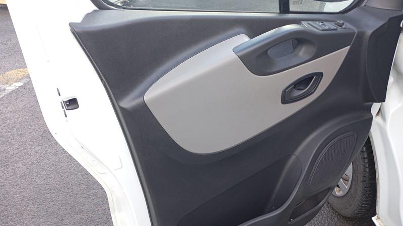 Renault Trafic Vu III 1.6 dCi 95 Confort L1h1 - Entretien constructeur