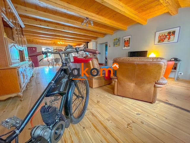 Maison - 249 m² - 8 pièces