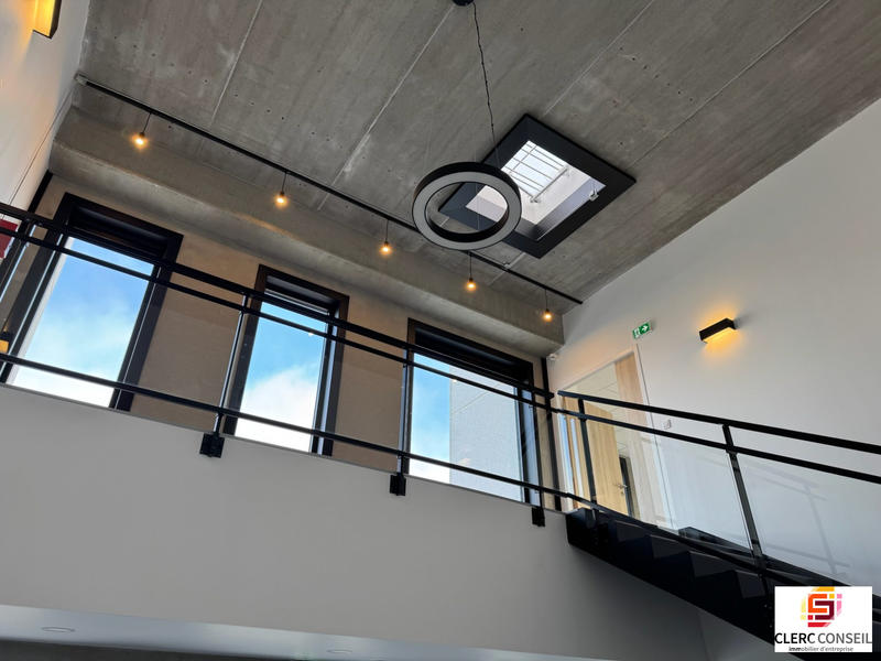 Bureau - 456 m²