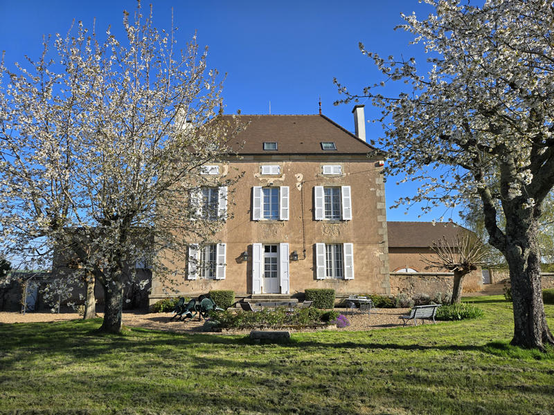 Maison - 274 m² - 11 pièces
