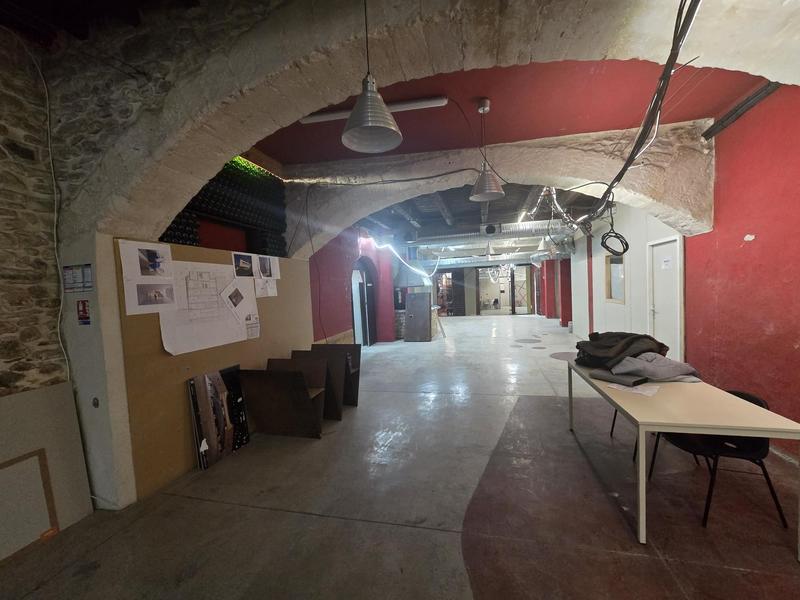 Local commercial - 607 m²