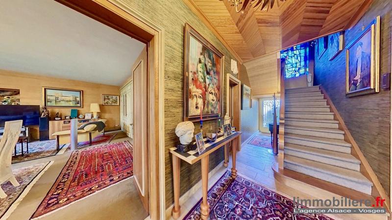 Maison - 369 m² - 12 pièces