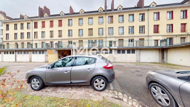 Appartement - 100 m² - 5 pièces