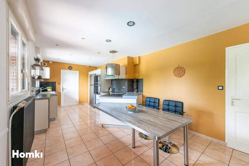 Maison - 262 m² - 7 pièces