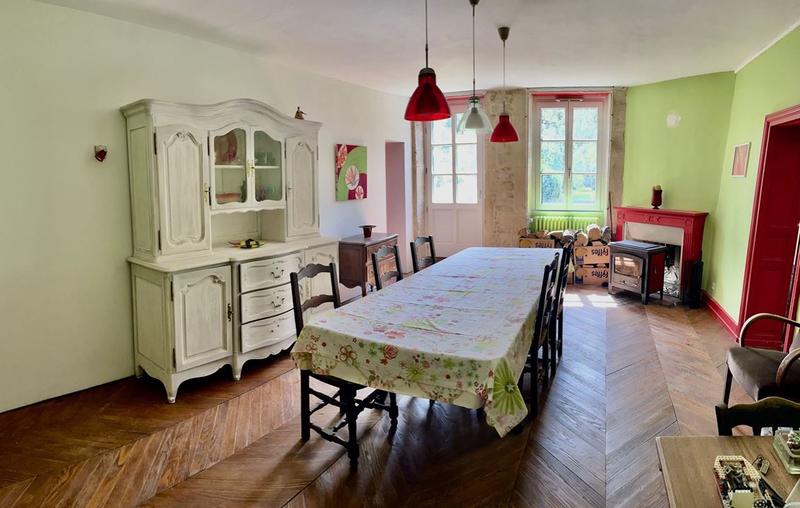 Maison - 263 m² - 9 pièces