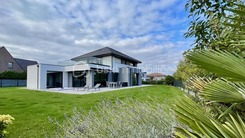 Maison - 190 m² - 6 pièces