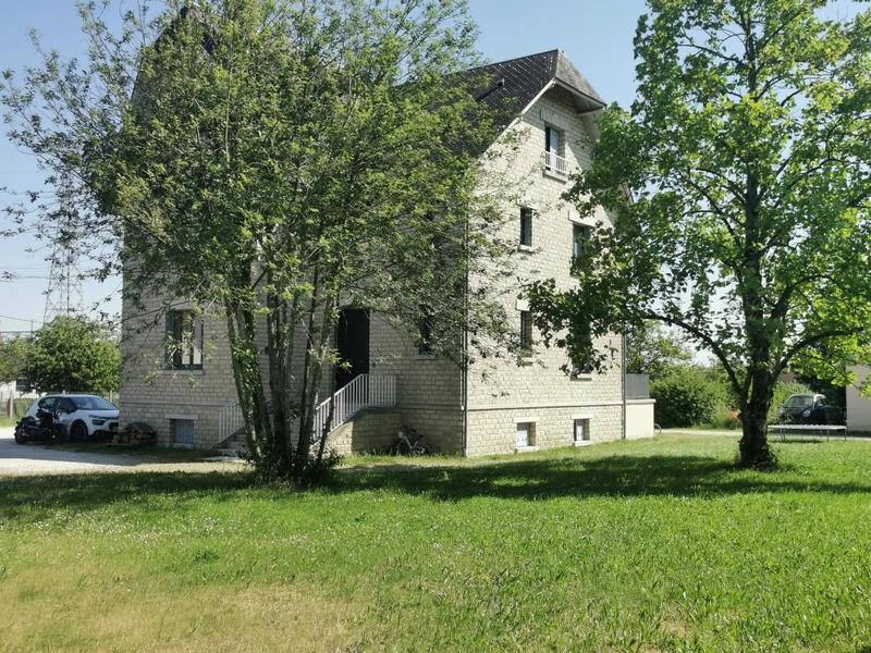 Maison - 205 m² - 7 pièces